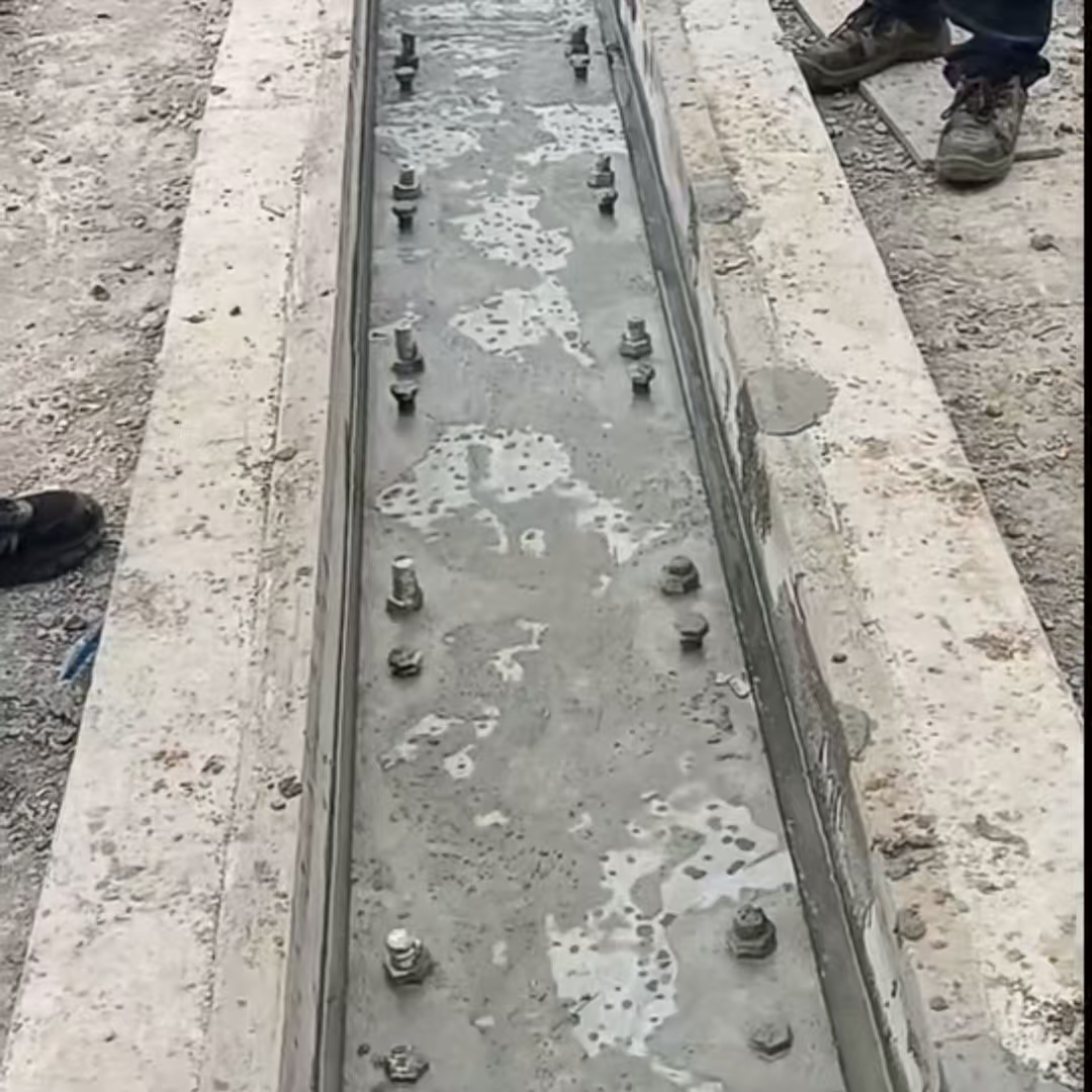 巴彦港口码头起重机龙门吊重型机械设备稳固用早强快凝轨道胶泥